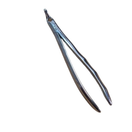 04f1f13f06904d18b1d30453b7ab320a.jpg RM Extraction Forceps Extraction of the root fragments from the lower horizontal embedded eighths molars (PC)